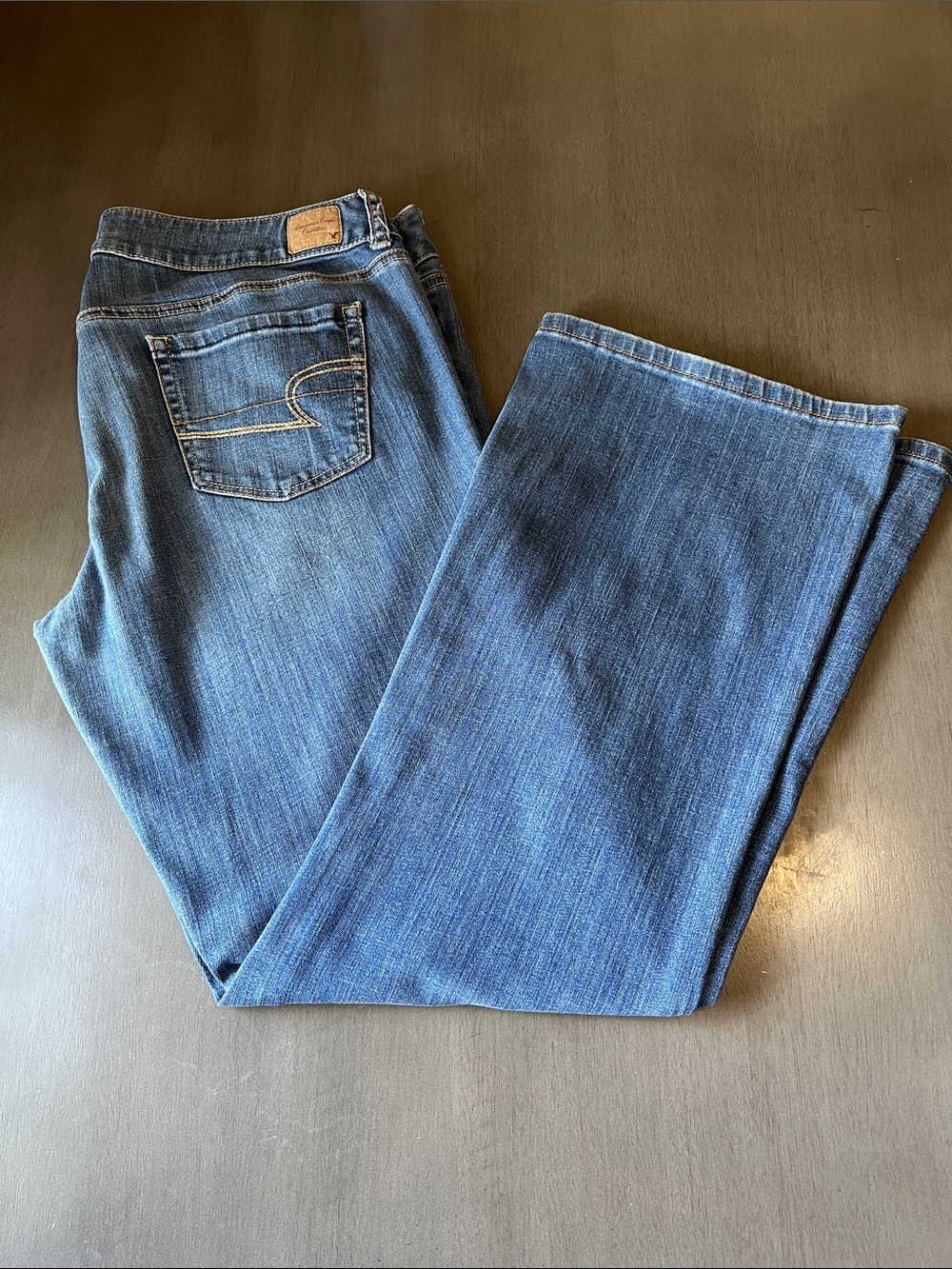 American Eagle Outfitters 16 R favorite boyfriend Women's Mid Blue Bootcut Jeans